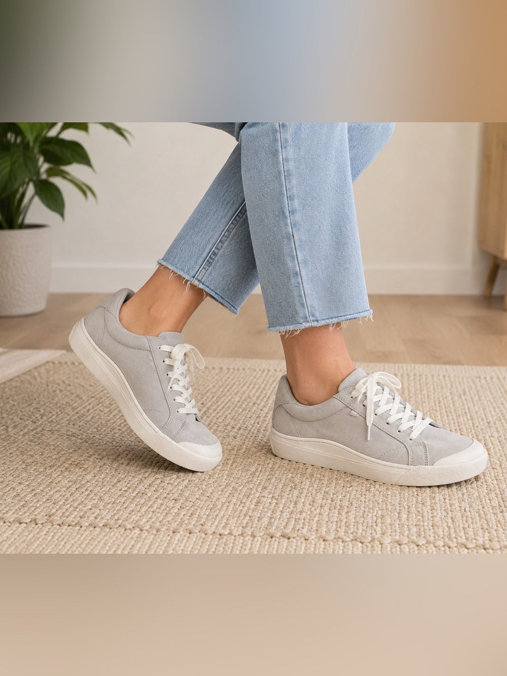 Dr. Scholl’s Gray Suede Platform Sneakers Women’s 7 Comfort Walking Shoes